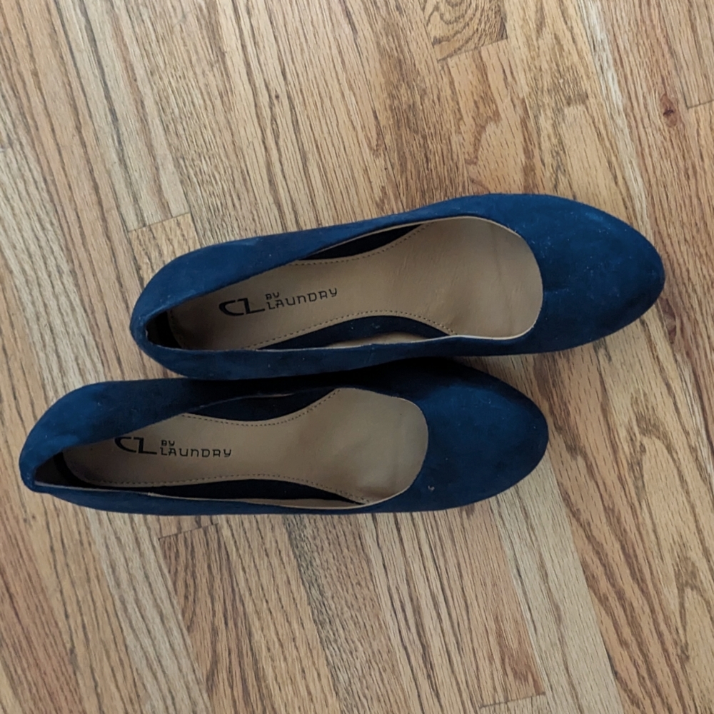 Chinese Laundry Navy Blue Suede Wedge Pumps 9M